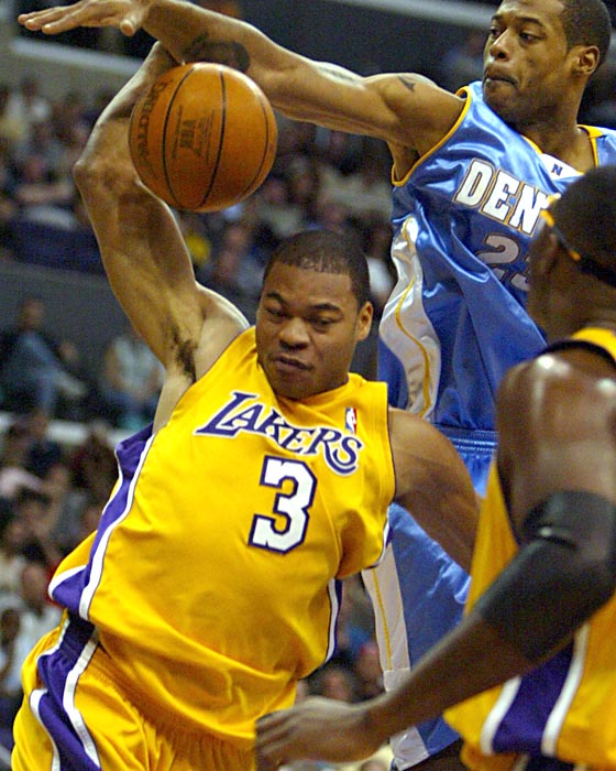 http://www.latimes.com/includes/projects/img/lakers/bio_photos/devean_george.jpg