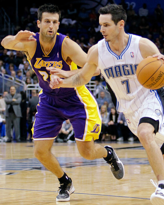 Los Angeles Lakers' Jason Kapono participates during the