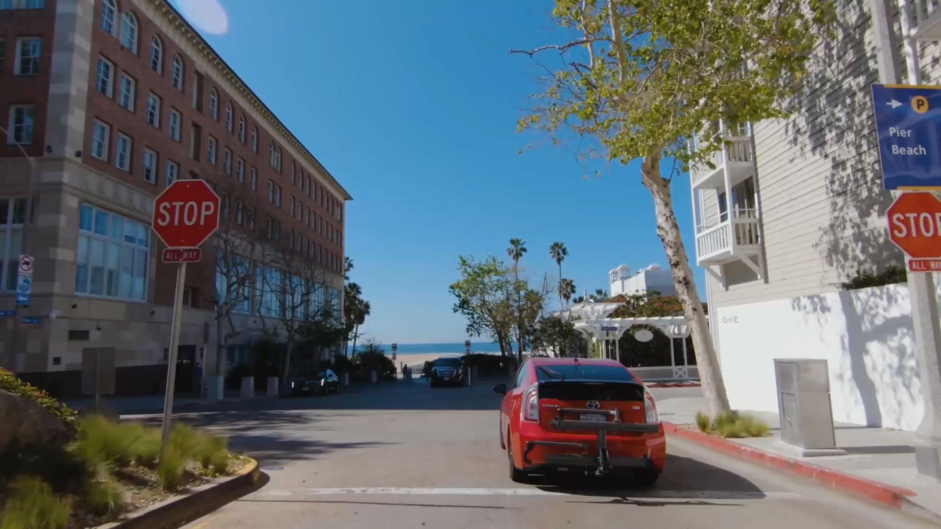 Topper image shows a scene overlooking the beack by Santa Monica next to the Casa Del Mar Hotel