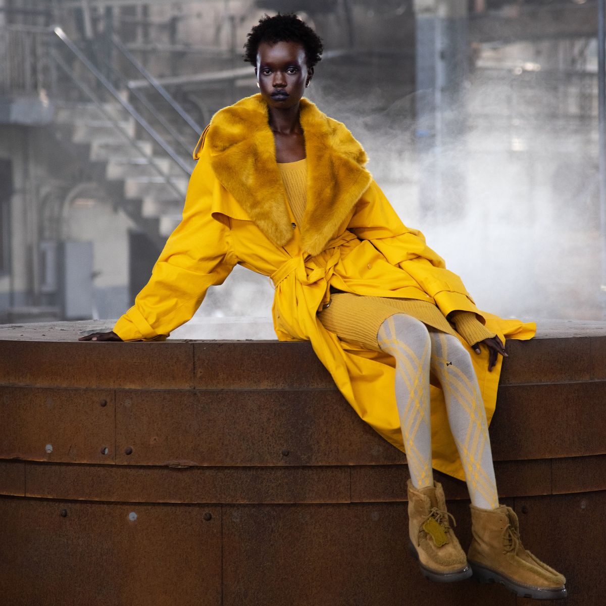 Burberry Winter ’23 in L.A. is a steamy testament to the beauty of juxtaposition