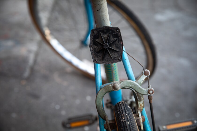 La bicicleta de un hombre detenido por circular de forma insegura.