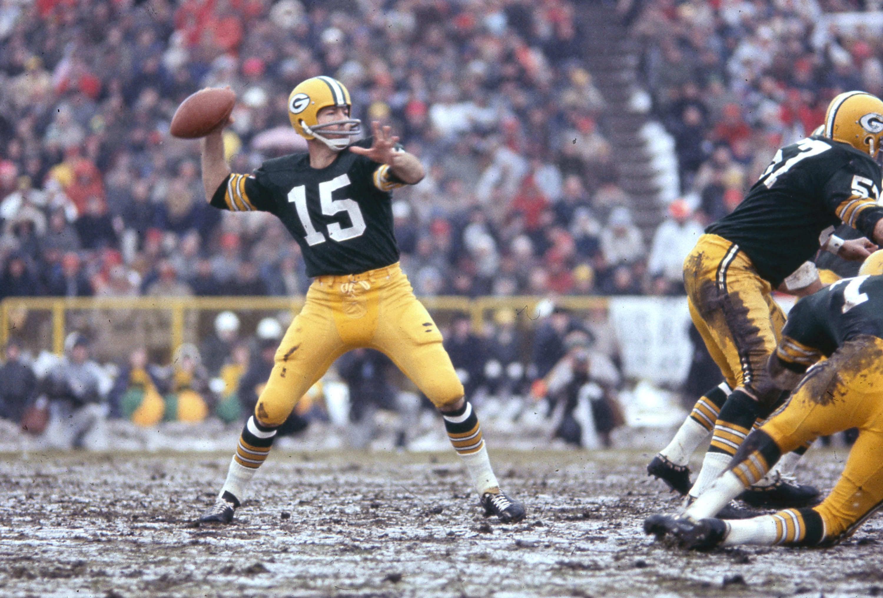 Packers quarterback Bart Starr passes during the NFL championship game against the Cleveland Browns in 1965.